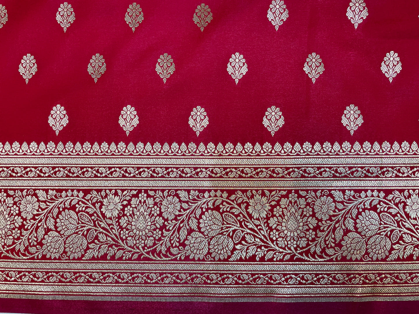 Pink Katan Banarasi Saree with Silver Zari Floral Weaving And Grand Pallu B0607ds