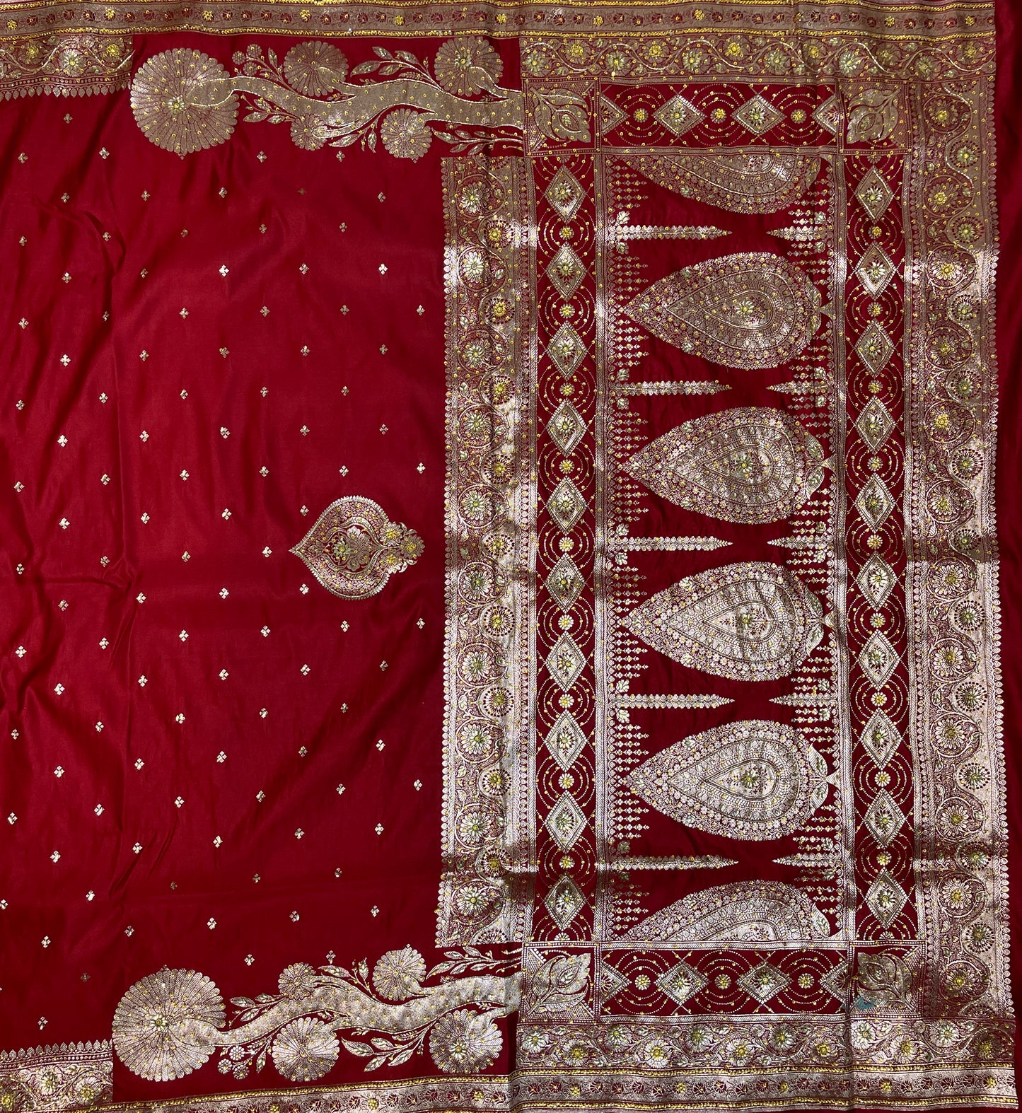 Dark Red Katan Banarasi Saree with Silver Zari Floral Weaving And Grand Pallu B0611ds