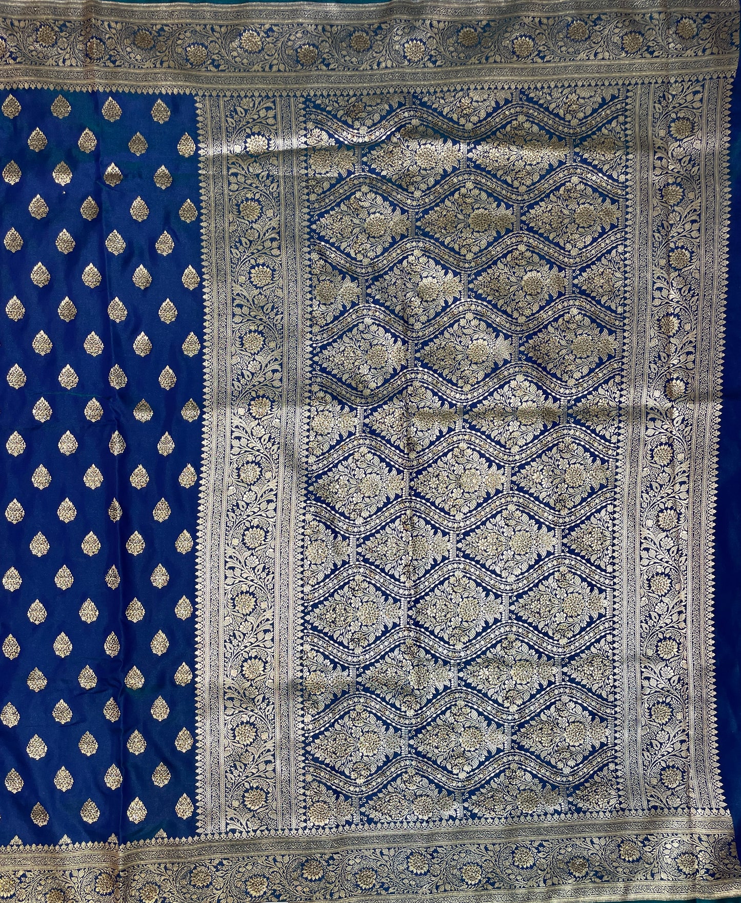 Dark Blue Katan Banarasi Saree with Silver Zari Floral Weaving And Grand Pallu B0613ds