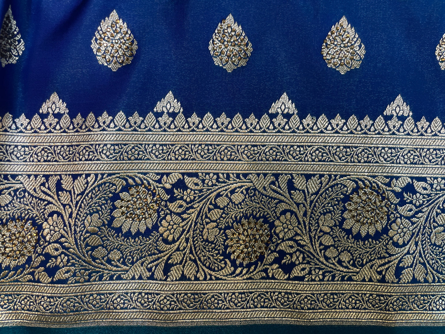 Dark Blue Katan Banarasi Saree with Silver Zari Floral Weaving And Grand Pallu B0613ds