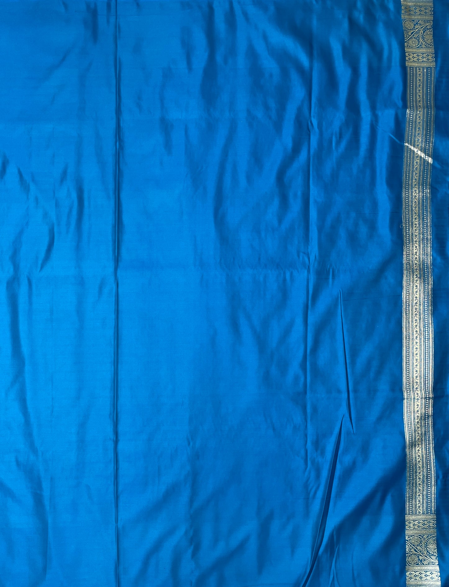Maroon And Light Blue Katan Banarasi Saree with Silver Zari Floral Weaving And Grand Pallu B0615ds