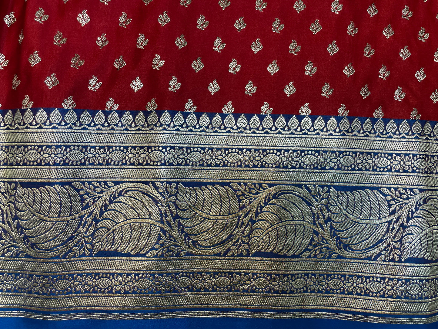 Maroon And Light Blue Katan Banarasi Saree with Silver Zari Floral Weaving And Grand Pallu B0618ds