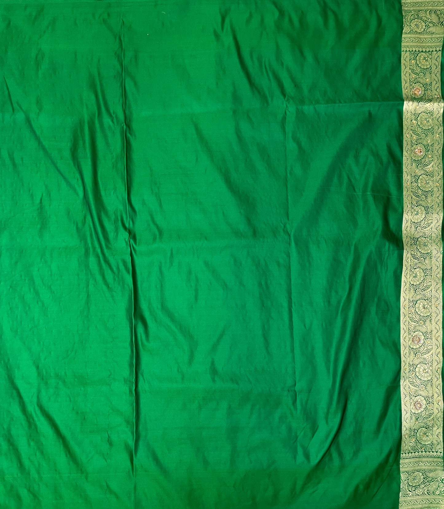 Pink And Green Katan Banarasi Saree with Silver Zari Floral Weaving And Grand Pallu B0619ds