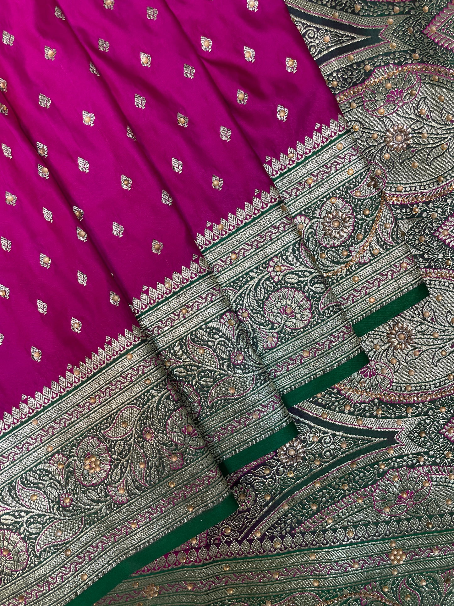 Pink And Green Katan Banarasi Saree with Silver Zari Floral Weaving And Grand Pallu B0619ds