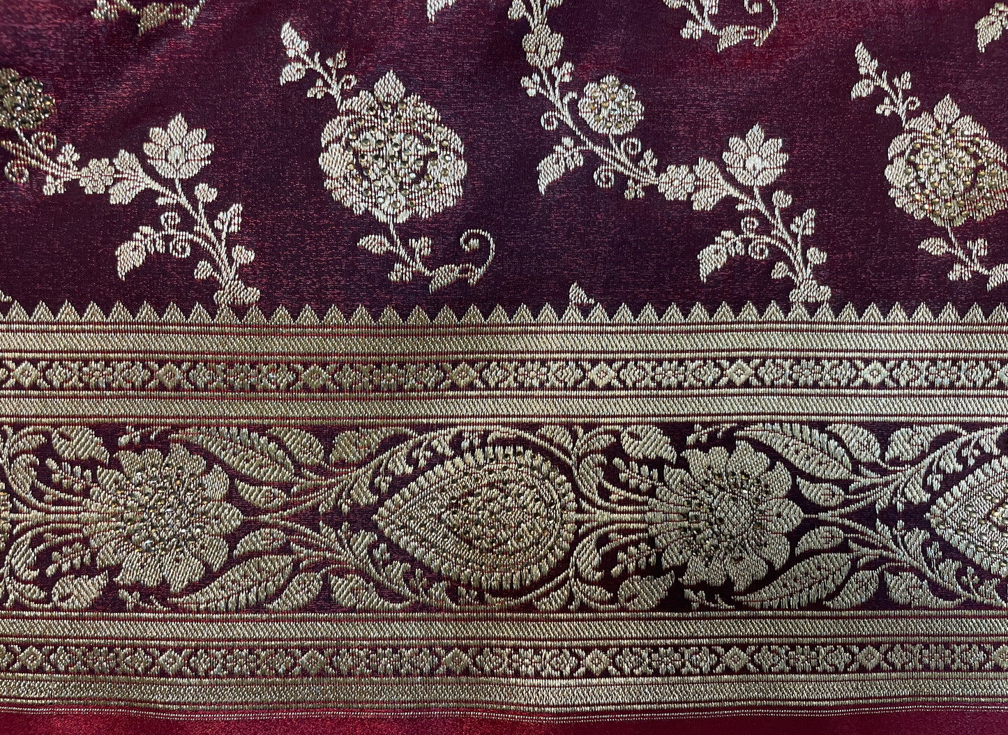 Dark Maroon Katan Banarasi Saree with Silver Zari Floral Weaving And Grand Pallu B0622ds