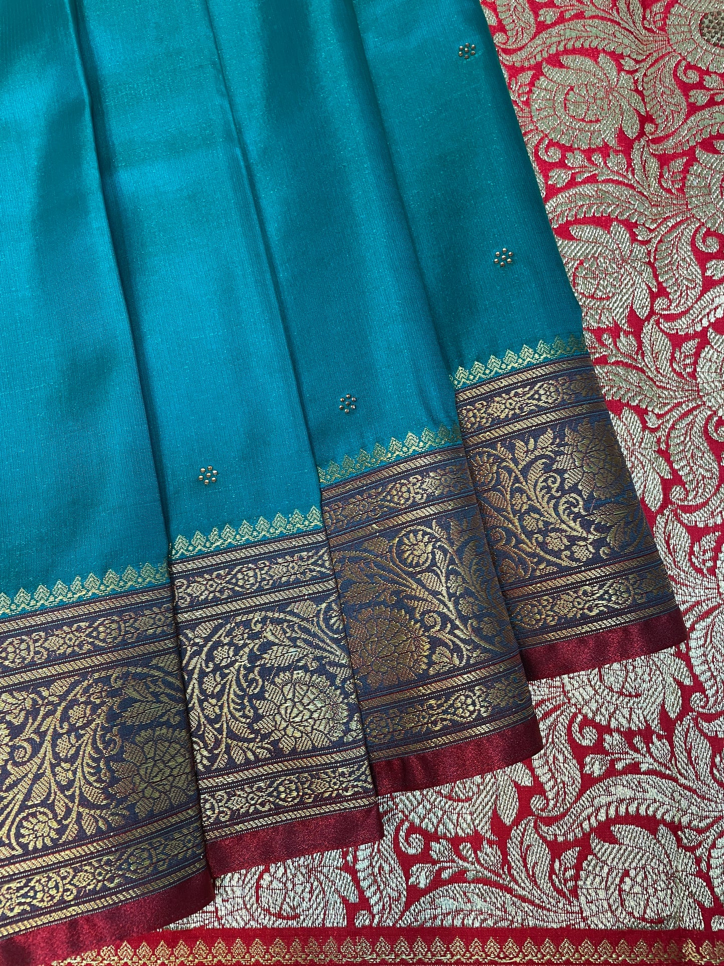 Teal Blue And Red Katan Banarasi Saree with Silver Zari Floral Weaving And Grand Pallu B0623ds