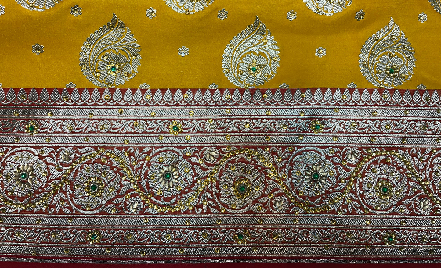 Yellow And Red Katan Banarasi Saree with Silver Zari Floral Weaving And Grand Pallu B0625ds