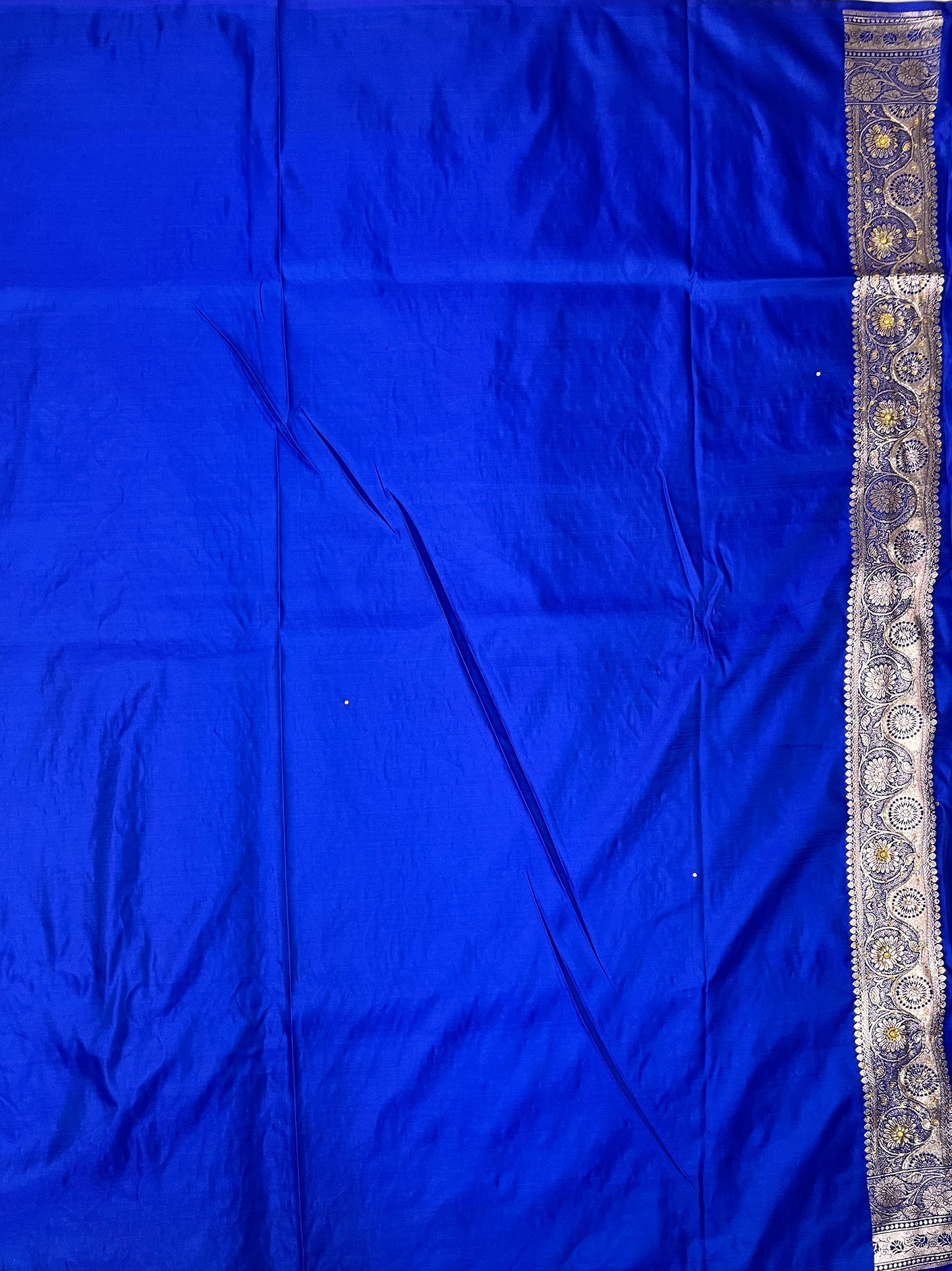 Dark Blue Katan Banarasi Saree with Silver Zari Floral Weaving And Grand Pallu B0632ds