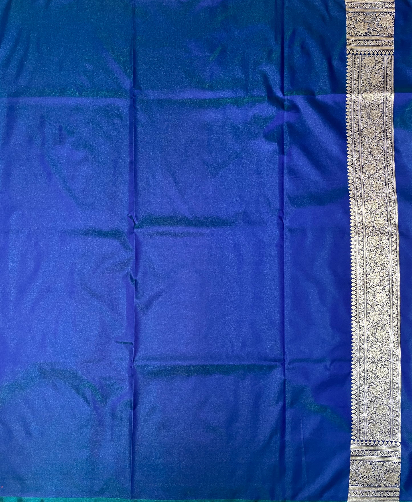 Dark Blue Katan Banarasi Saree with Gold Zari Floral Weaving And Grand Pallu B0661ds