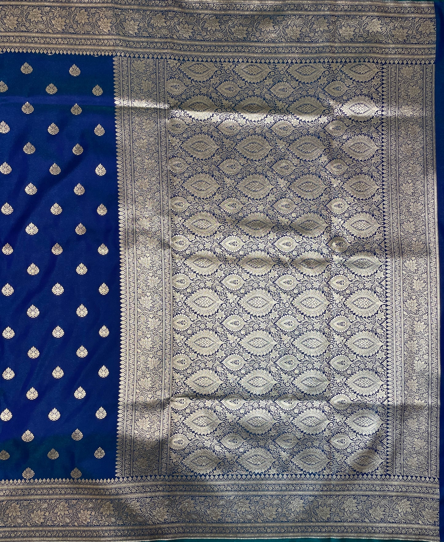 Dark Blue Katan Banarasi Saree with Gold Zari Floral Weaving And Grand Pallu B0661ds