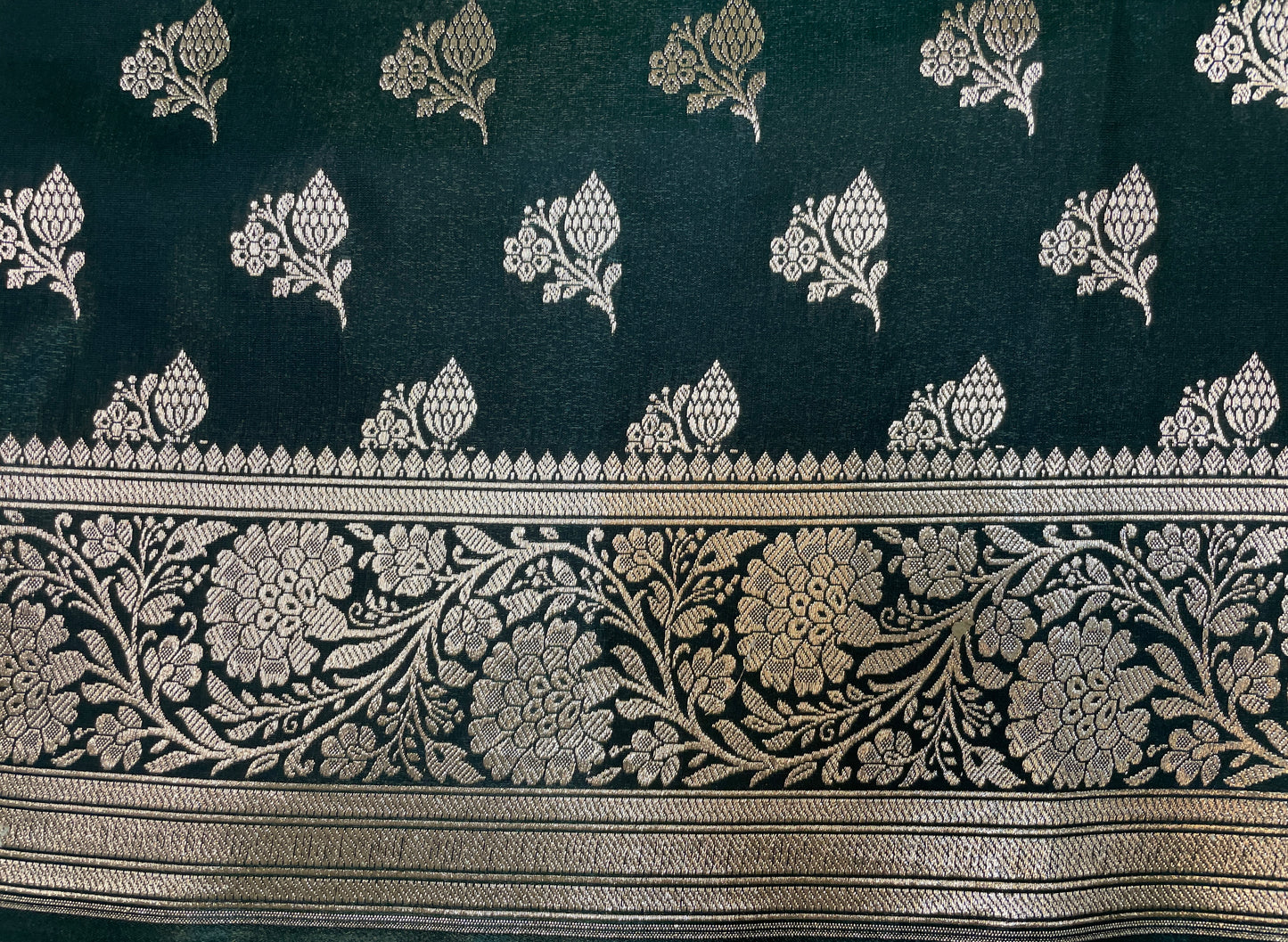 Dark Green Katan Banarasi Saree with Gold Zari Floral Weaving And Grand Pallu B0662ds