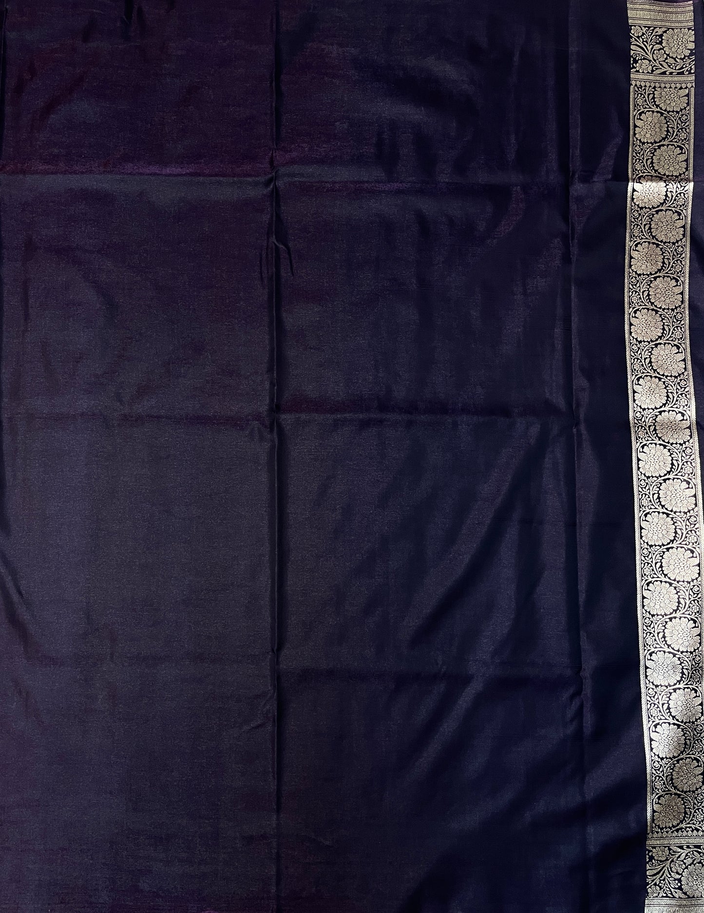 Navy Blue Katan Banarasi Saree with Gold Zari Floral Weaving And Grand Pallu B0664ds