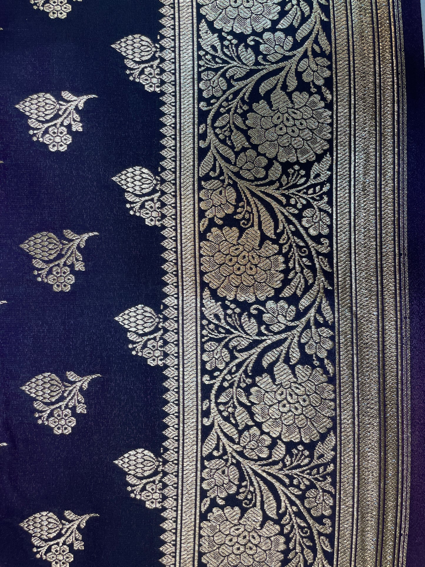 Navy Blue Katan Banarasi Saree with Gold Zari Floral Weaving And Grand Pallu B0664ds