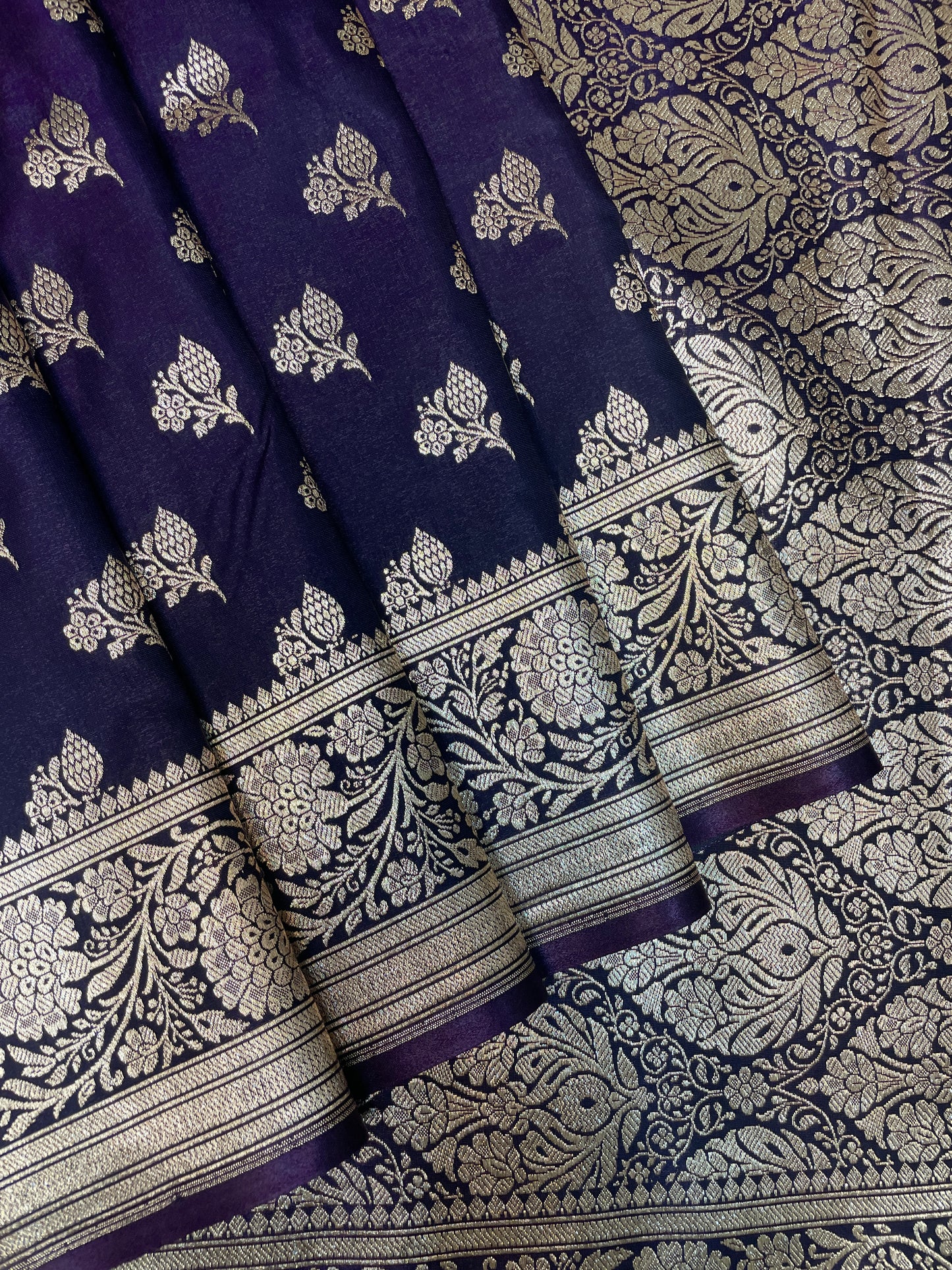 Navy Blue Katan Banarasi Saree with Gold Zari Floral Weaving And Grand Pallu B0664ds