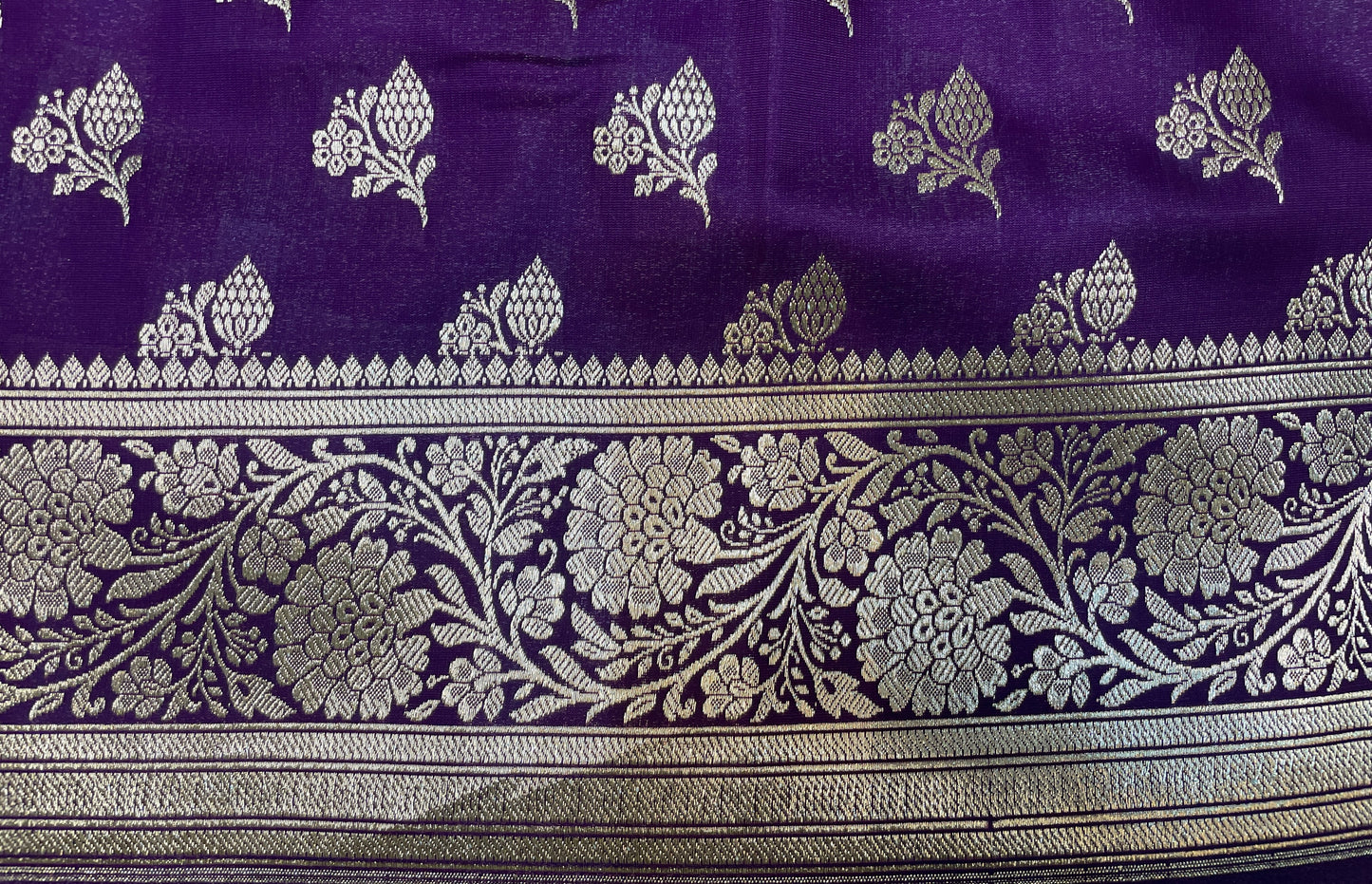 Purple Katan Banarasi Saree with Gold Zari Floral Weaving And Grand Pallu B0666ds