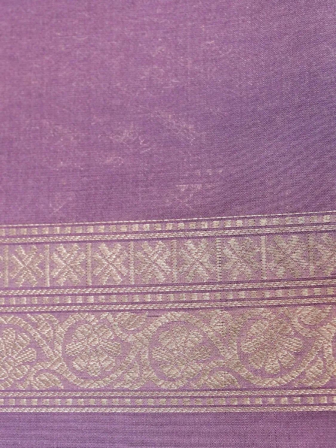 Handloom Dusty Lavender Banarasi Silk with Golden Zari Medallion Weave DSK00106