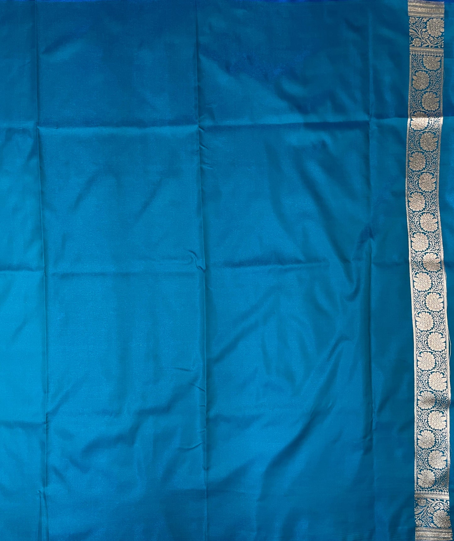 Teal Blue Katan Banarasi Saree with Gold Zari Floral Weaving And Grand Pallu B0653ds