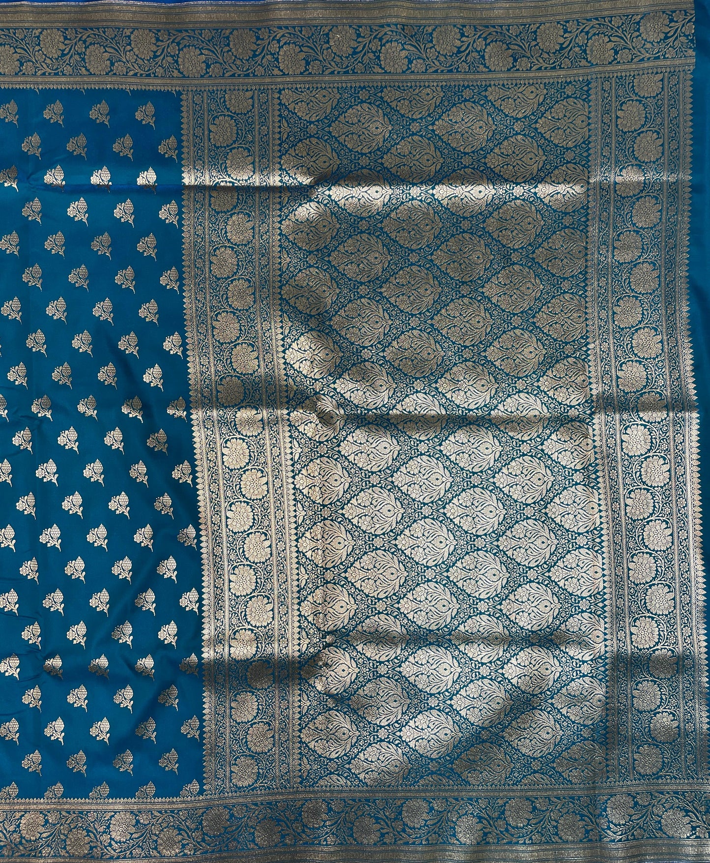 Teal Blue Katan Banarasi Saree with Gold Zari Floral Weaving And Grand Pallu B0653ds