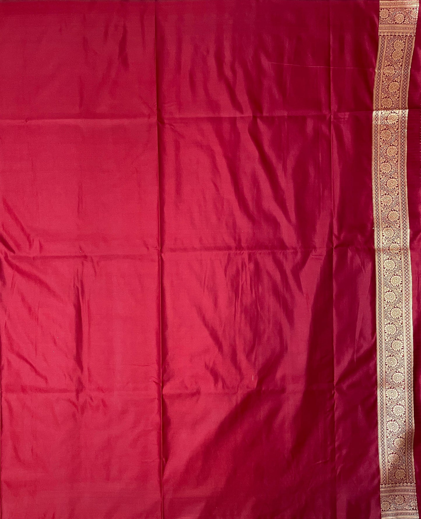 Maroon Katan Banarasi Saree with Gold Zari Floral Weaving And Grand Pallu B0654ds