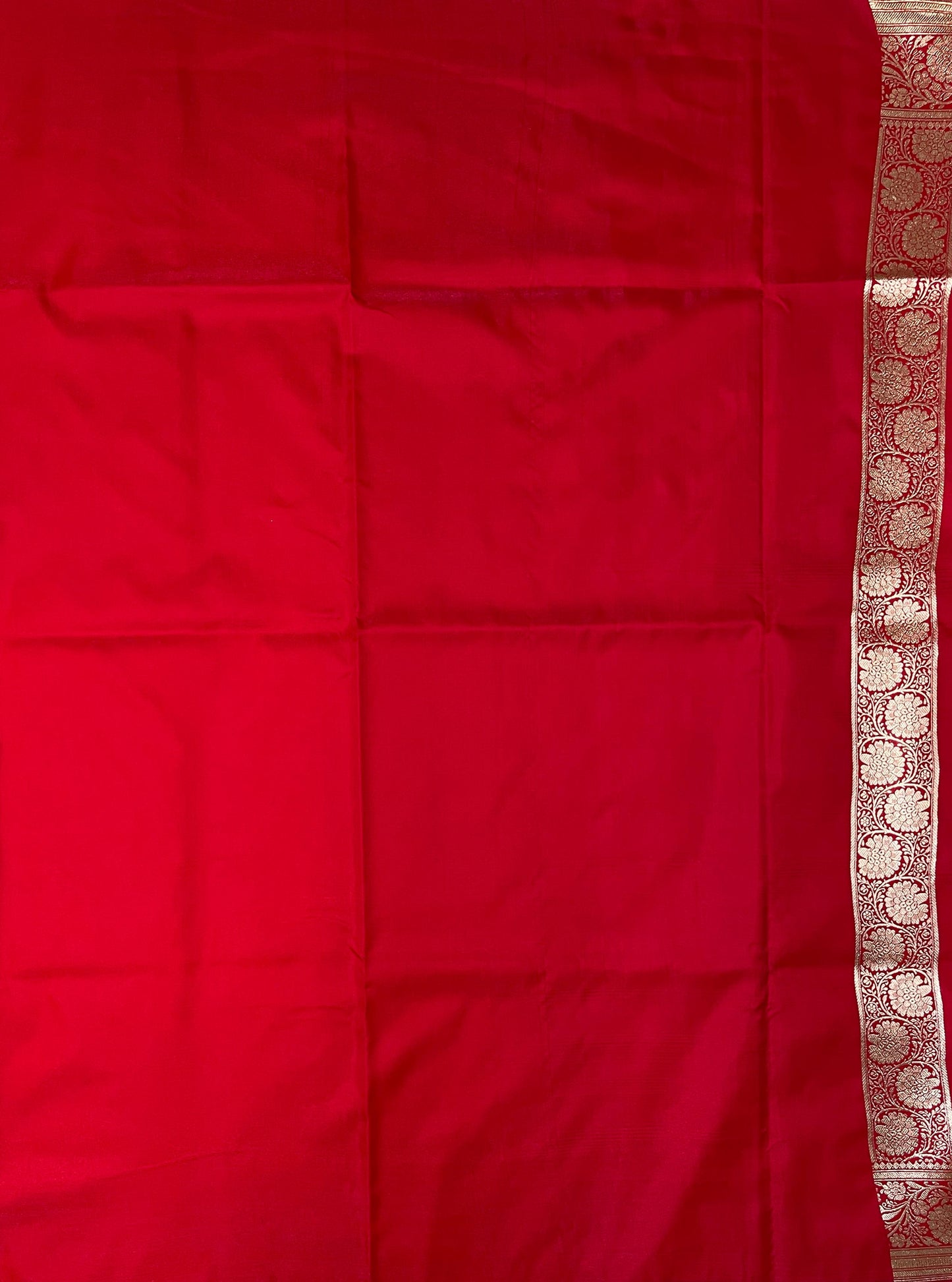 Red Katan Banarasi Saree with Gold Zari Floral Weaving And Grand Pallu B0655ds
