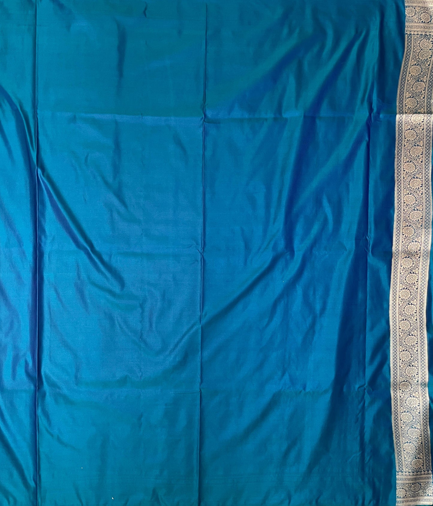 Teal Blue Katan Banarasi Saree with Gold Zari Floral Weaving And Grand Pallu B0657ds