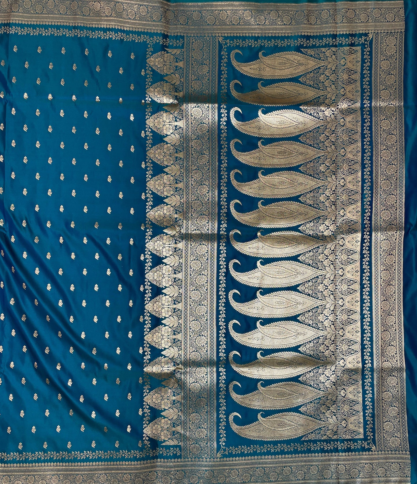 Teal Blue Katan Banarasi Saree with Gold Zari Floral Weaving And Grand Pallu B0657ds