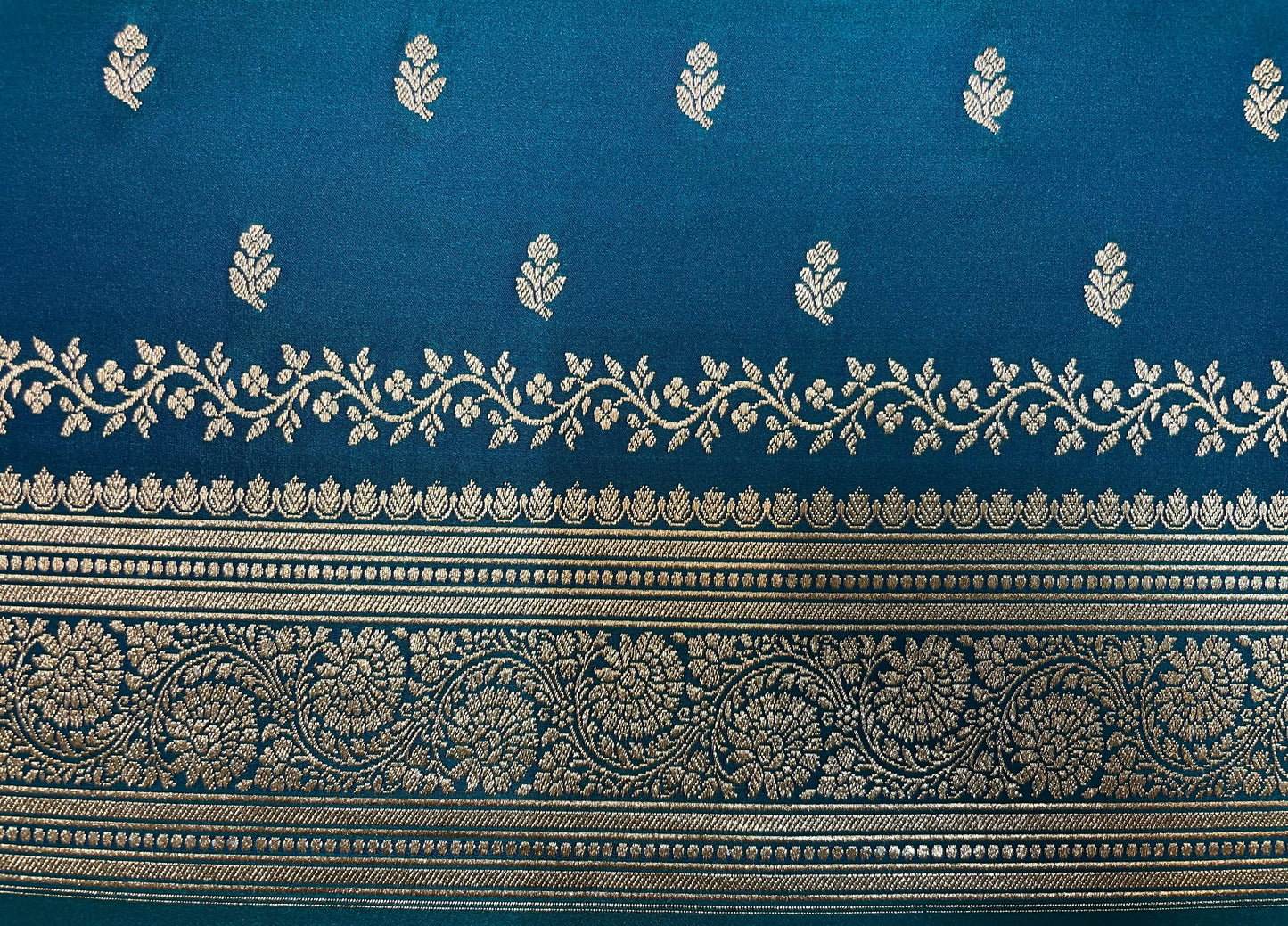 Teal Blue Katan Banarasi Saree with Gold Zari Floral Weaving And Grand Pallu B0657ds