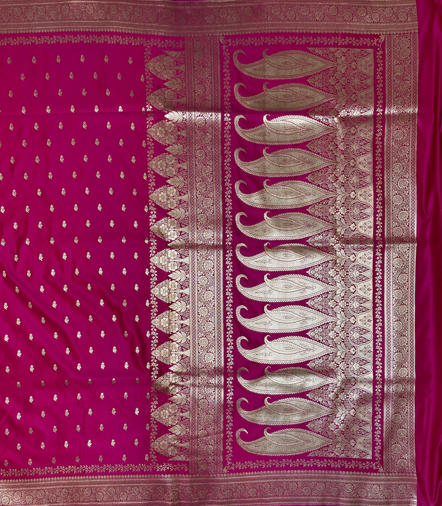 Pink Katan Banarasi Saree with Gold Zari Floral Weaving And Grand Pallu B0658ds