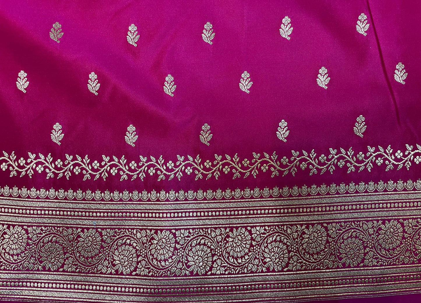 Pink Katan Banarasi Saree with Gold Zari Floral Weaving And Grand Pallu B0658ds