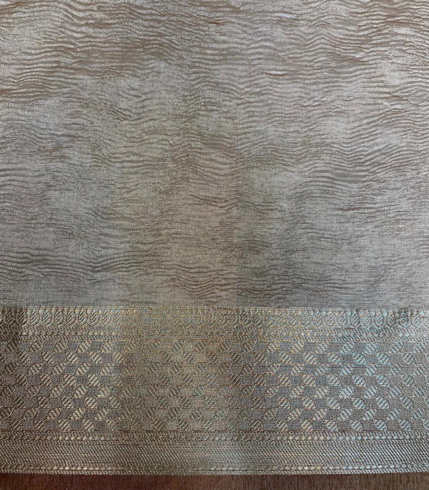 Crush Tissue Saree with Intricate Zari Border Design b0098ds