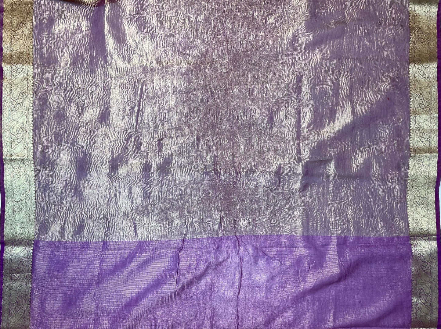 Crush Tissue Saree with Intricate Zari Border Design b0100ds