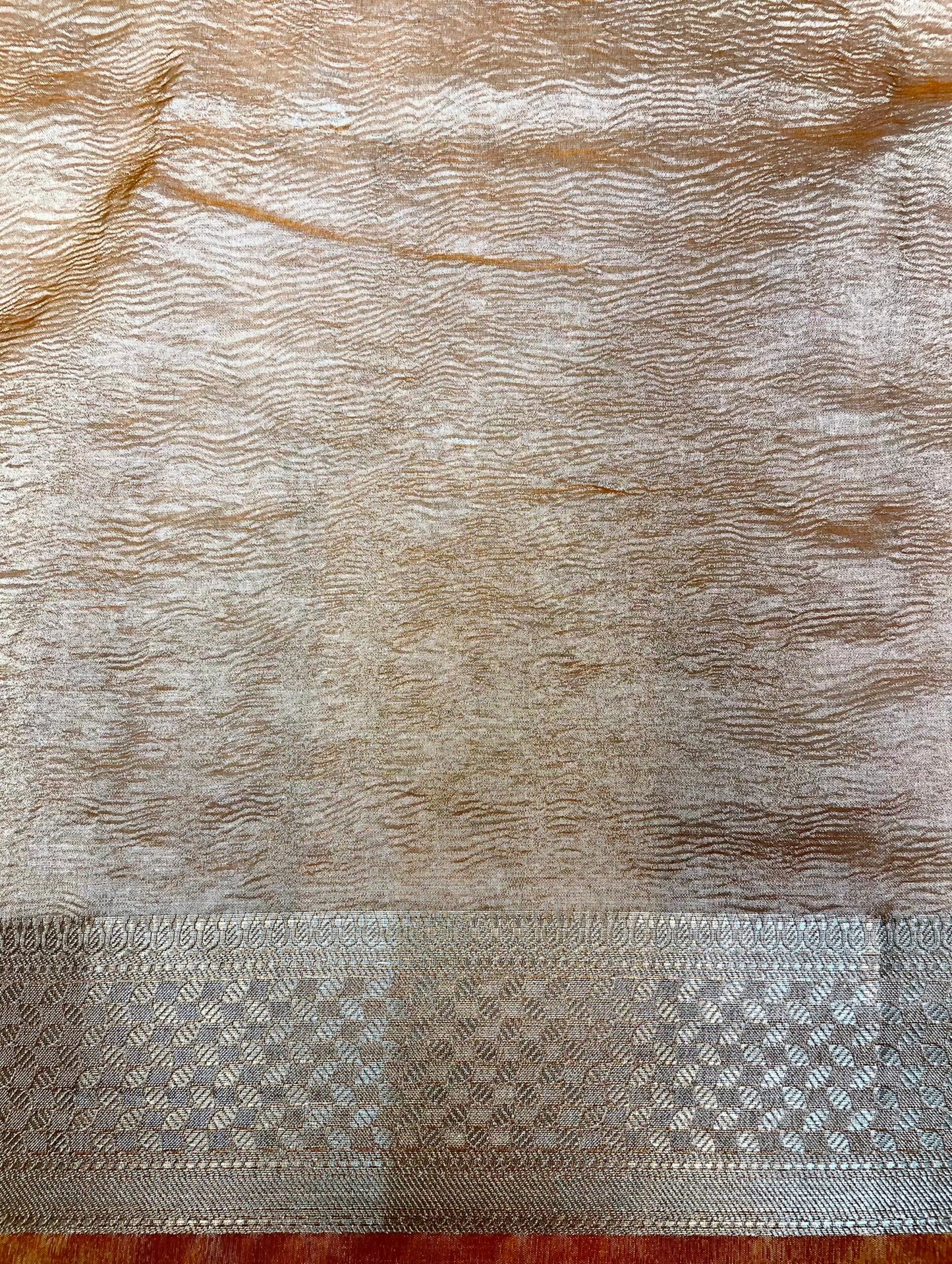 Crush Tissue Saree with Intricate Zari Border Design b0101ds