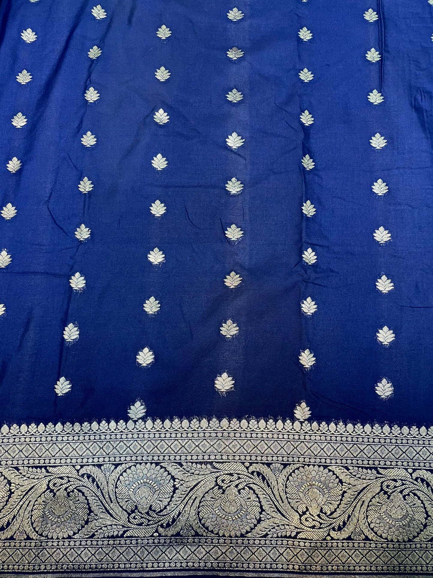 Blue Banaras Georgette Silk with Body Butta and Intricate Border Pallu Design b0130ds