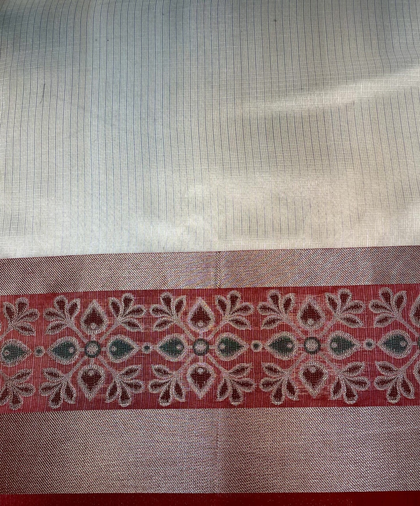 Cream Kota Checks Weave Saree with Body Pallu and Floral Border Design b0131ds