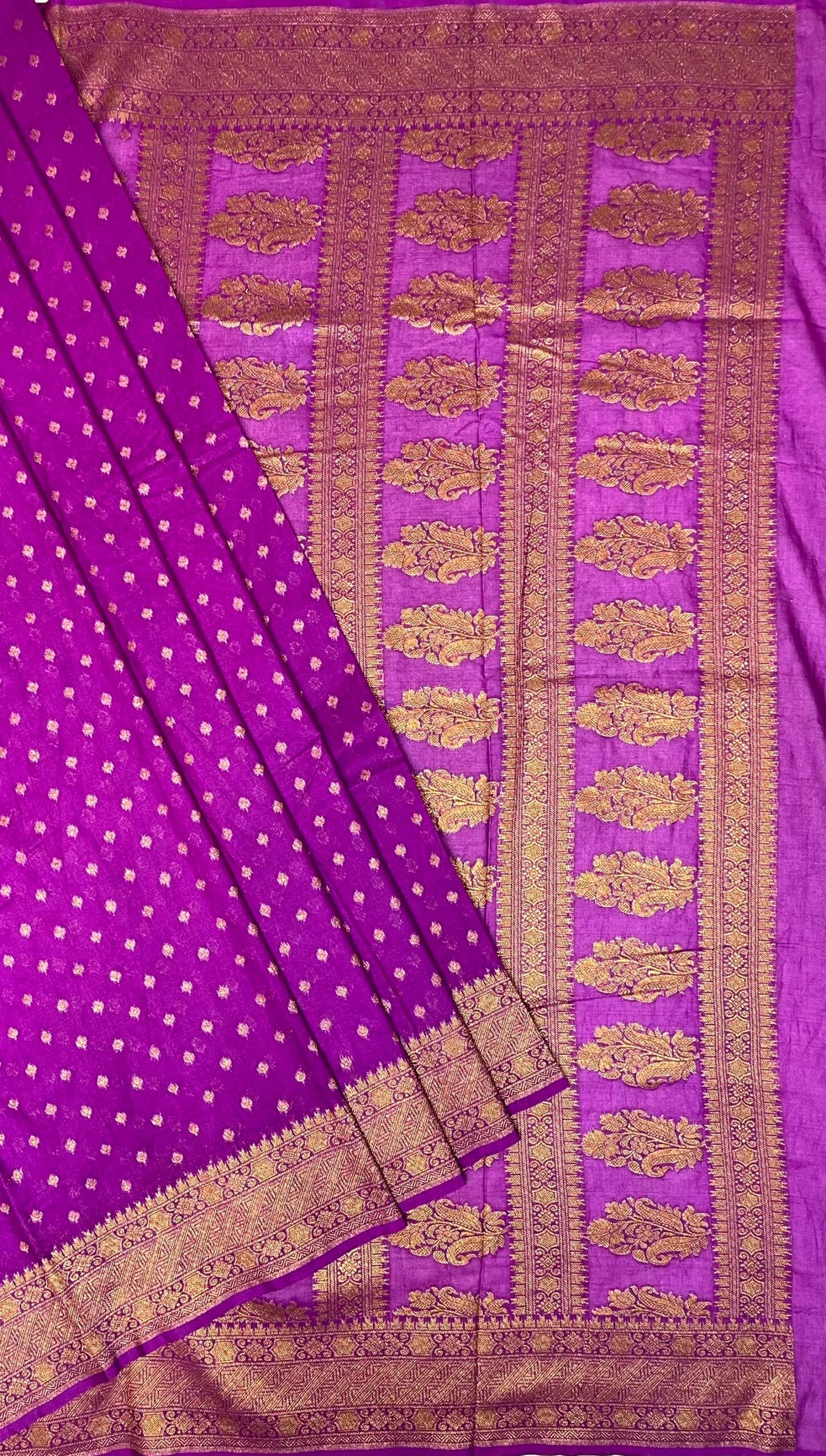 Purple Banaras Georgette with Body Butta and Intricate Border Pallu Design b0174ds