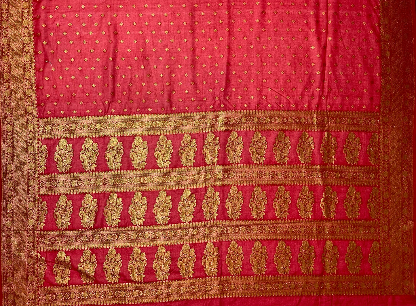 Red Banaras Georgette with Body Butta and Intricate Border Pallu Design b0175ds