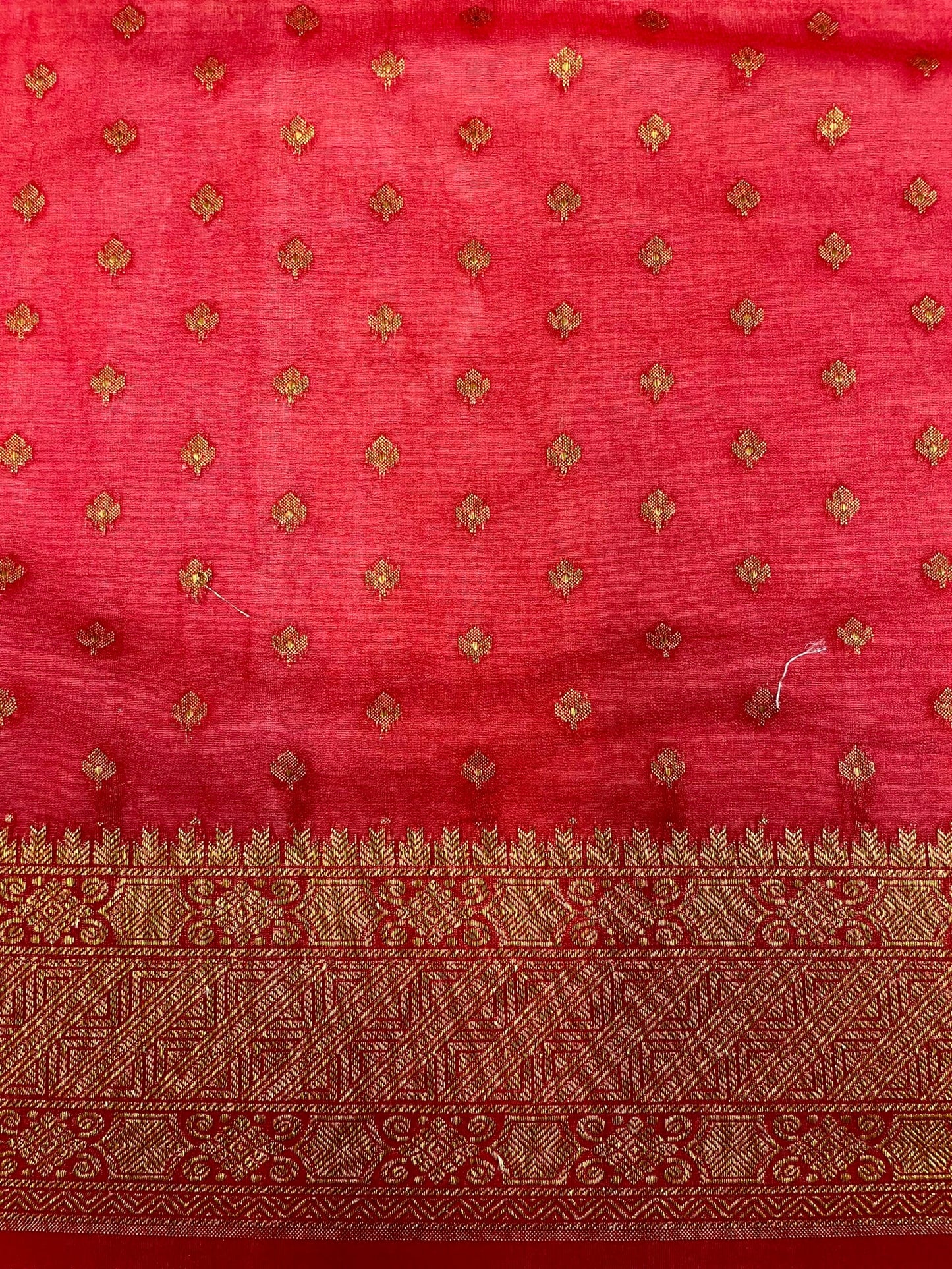Red Banaras Georgette with Body Butta and Intricate Border Pallu Design b0175ds