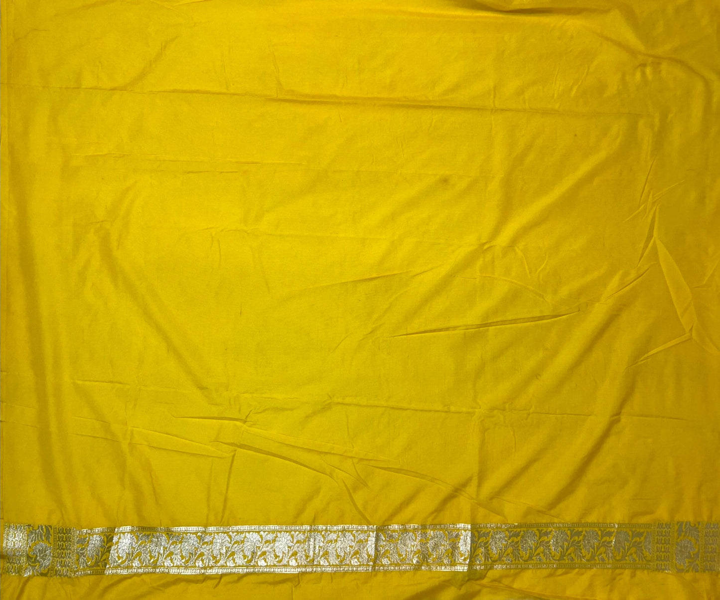 Yellow Banaras Georgette with Half and Half Dyed Body and Intricate Border Pallu Design b0184ds