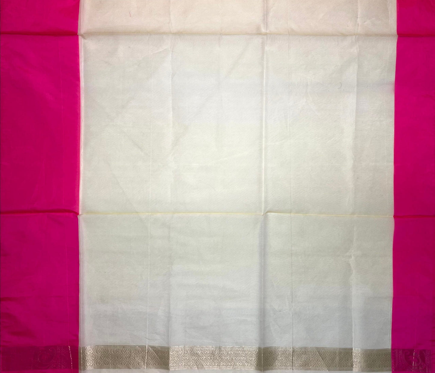 Pink Organza Saree with Contrast Border and Allover Geometrical Body Design b0302ds