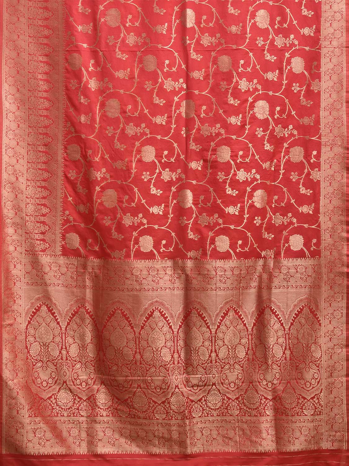 Red Banaras Viscose Silk Saree with Floral Body and Pallu Design b0310