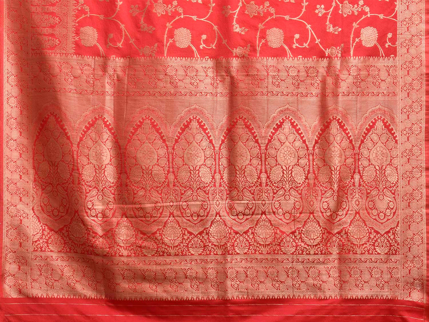 Red Banaras Viscose Silk Saree with Floral Body and Pallu Design b0310