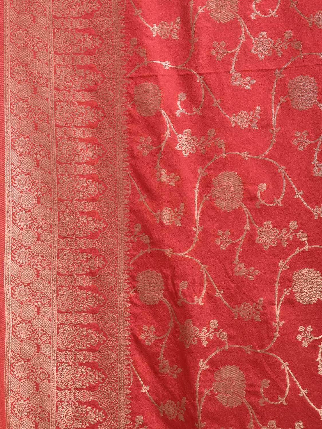 Red Banaras Viscose Silk Saree with Floral Body and Pallu Design b0310
