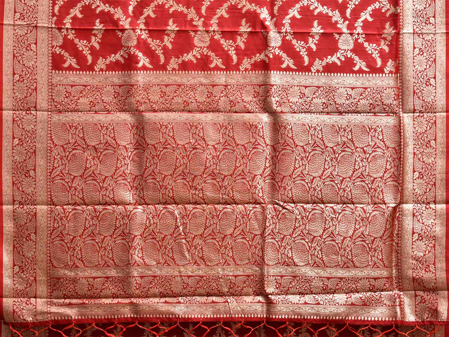 Red Banaras Katan Viscose Saree with All Over Floral and Pallu-Border Design b0317