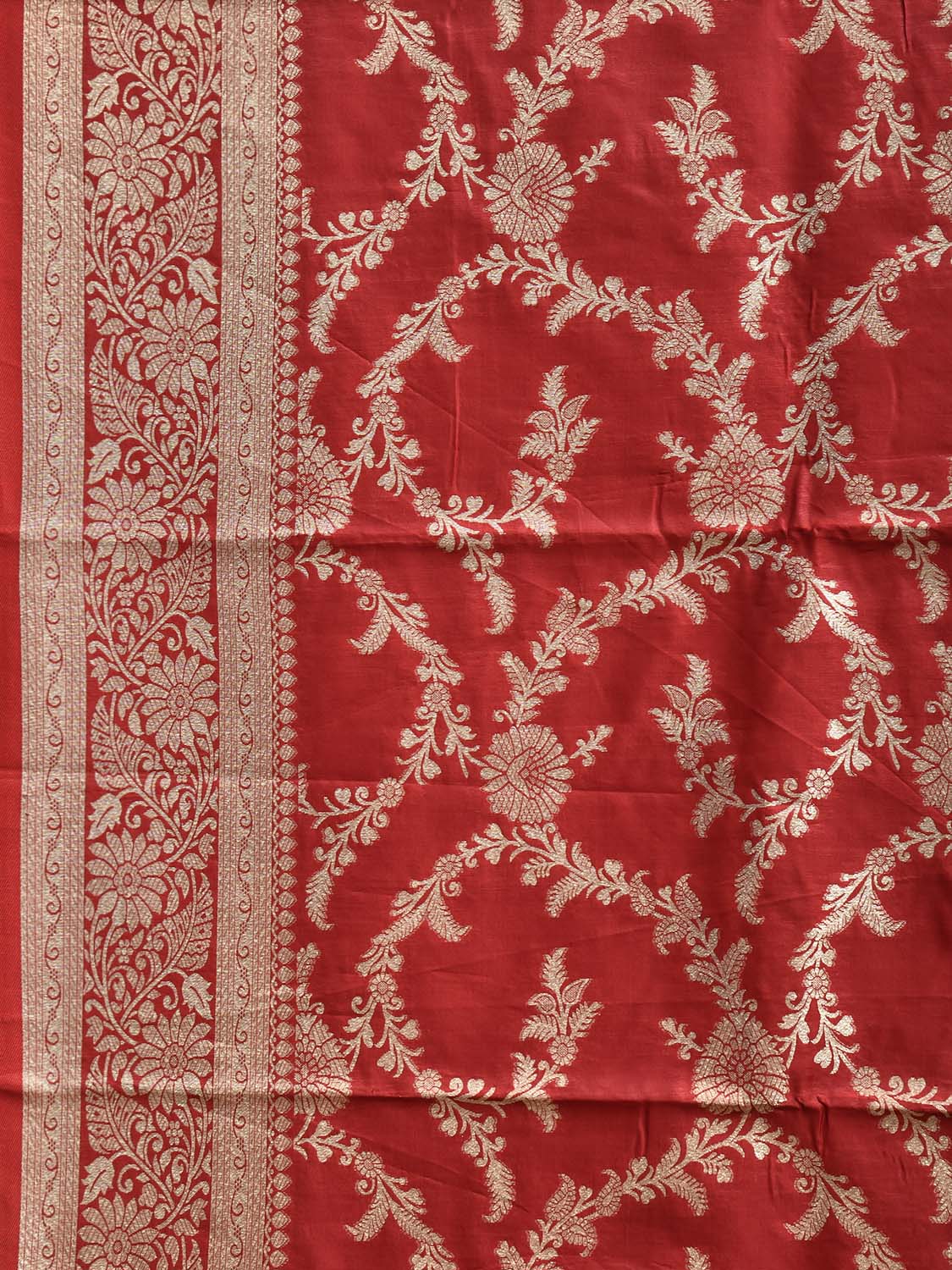 Red Banaras Katan Viscose Saree with All Over Floral and Pallu-Border Design b0317