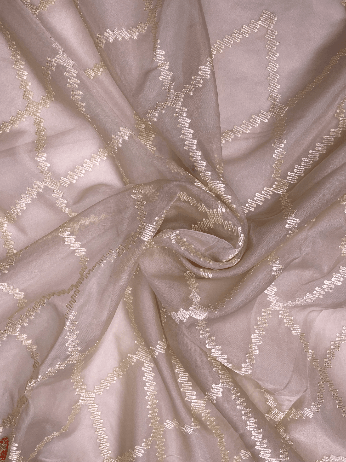 Organza Saree Embroidery with Butta and Border Design b0336ds