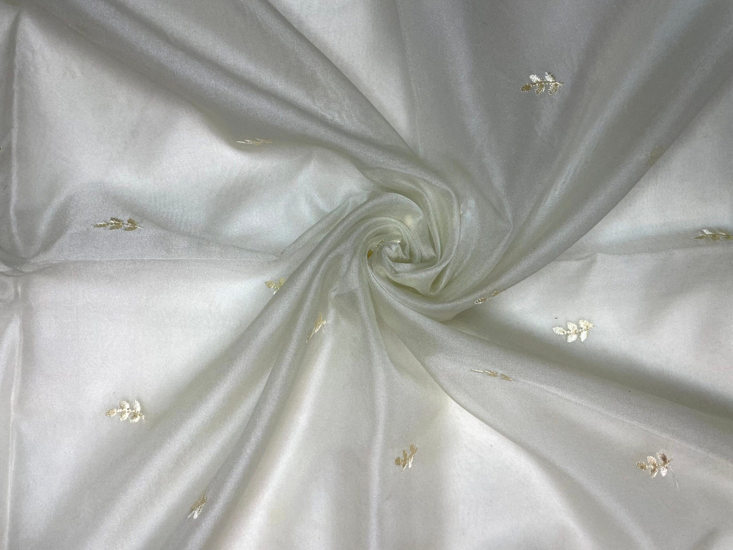 Cream Organza Saree Embroidery with Butta and Border Design b0342ds