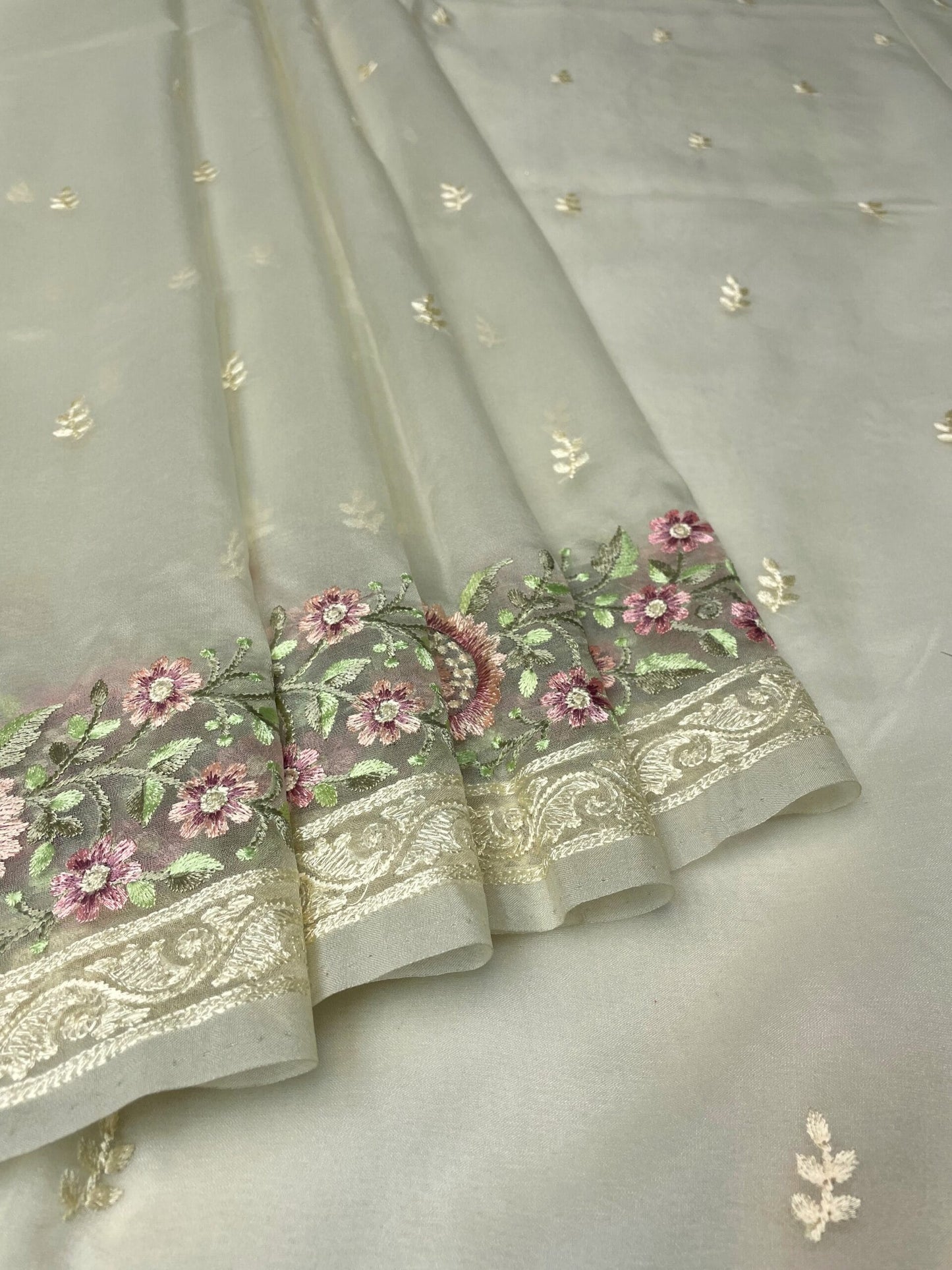Cream Organza Saree Embroidery with Butta and Border Design b0343ds