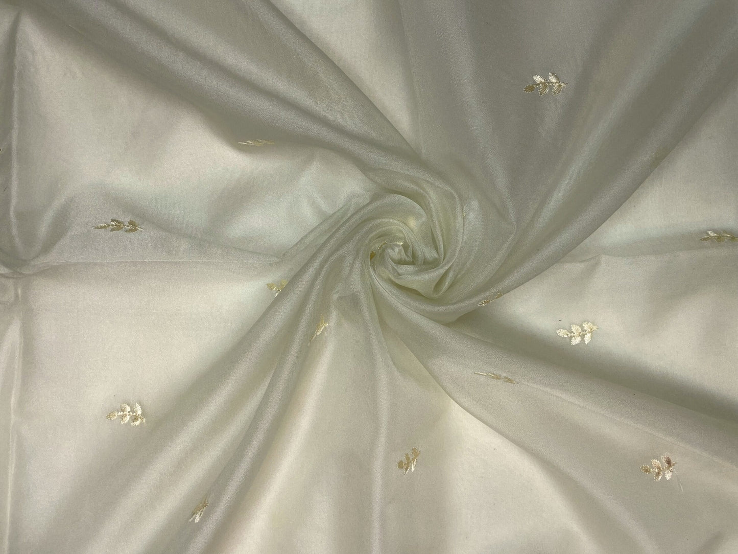 Cream Organza Saree Embroidery with Butta and Border Design b0343ds