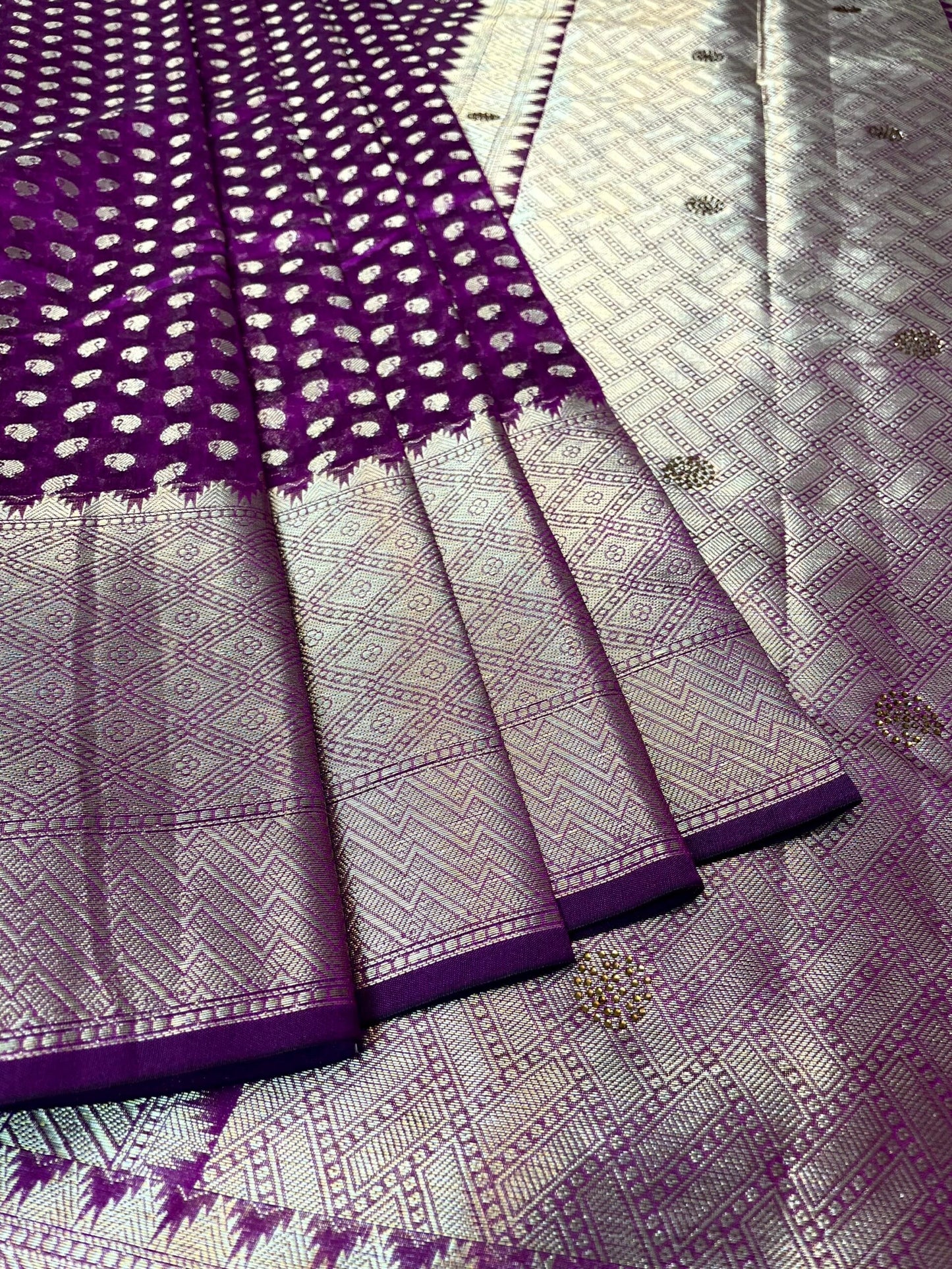 Purple Banaras Fancy with Zari Border Body Butta and Pallu Design b0358ds
