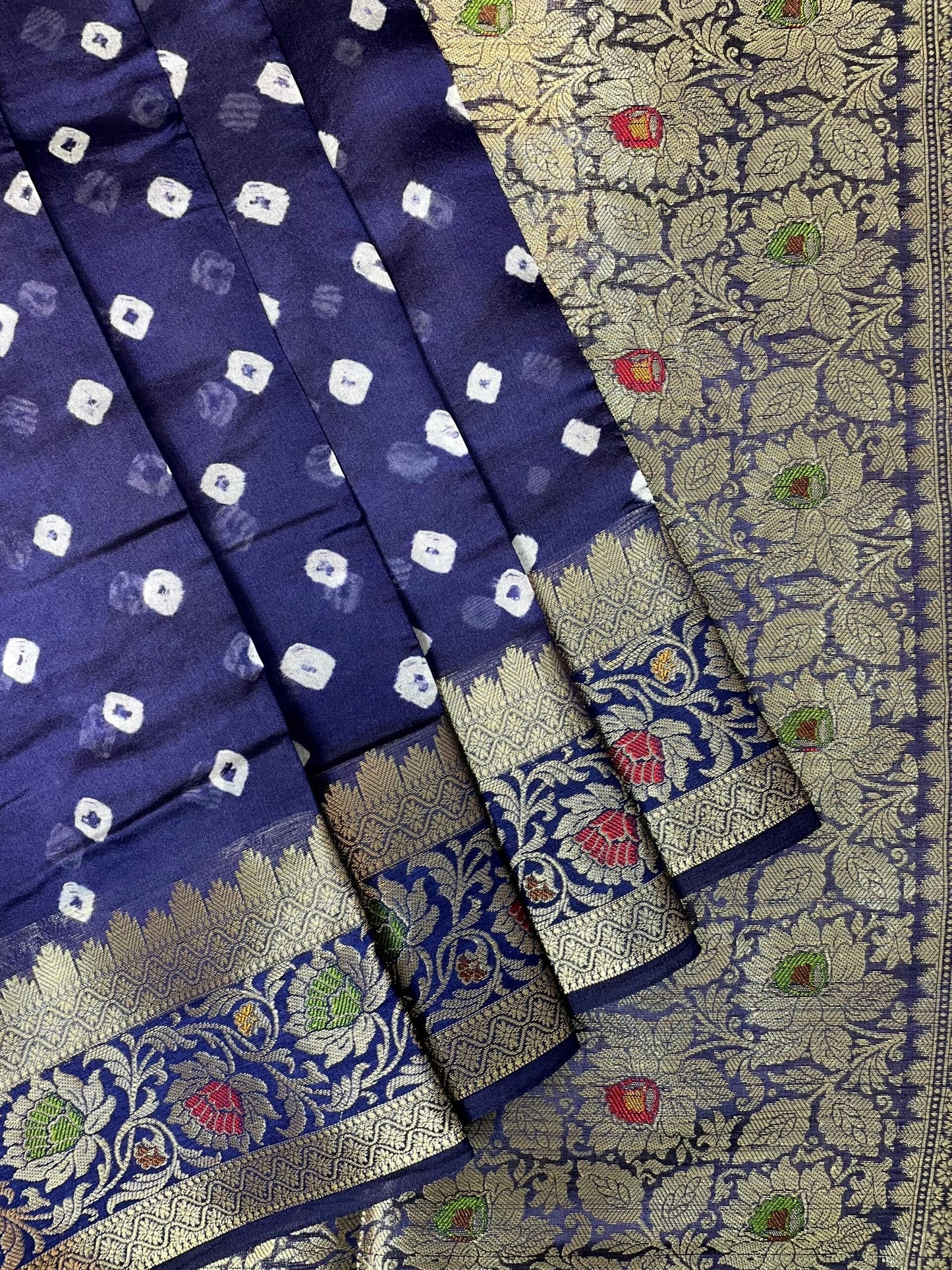 Blue Banaras Bandhani Silk Saree with Border and Pallu Design b0421ds